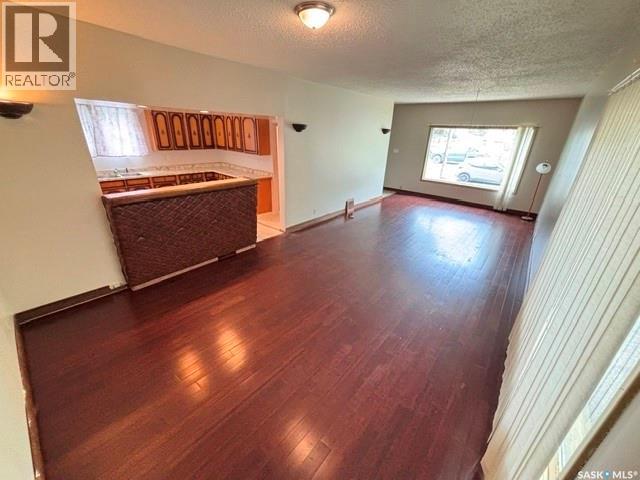 347 Ominica STREET W - Image 5
