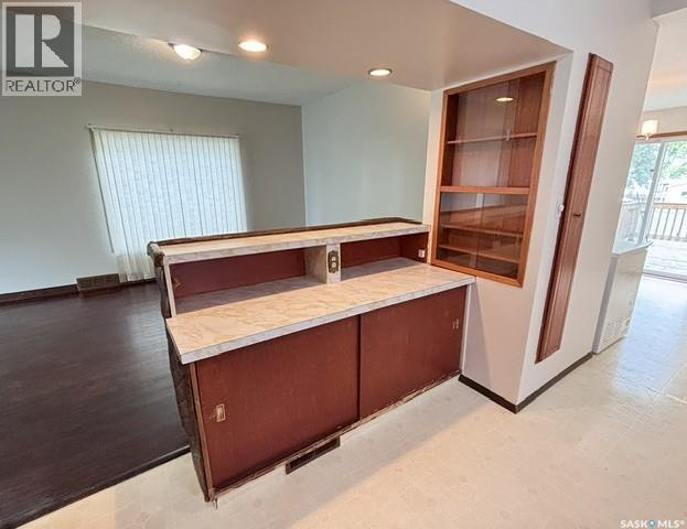 347 Ominica STREET W - 9