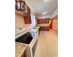 Bedroom - 347 Ominica Street W, Moose Jaw, SK S6H1X6 Photo 10