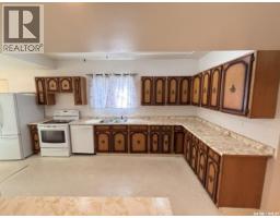 Bedroom - 347 Ominica Street W, Moose Jaw, SK S6H1X6 Photo 8