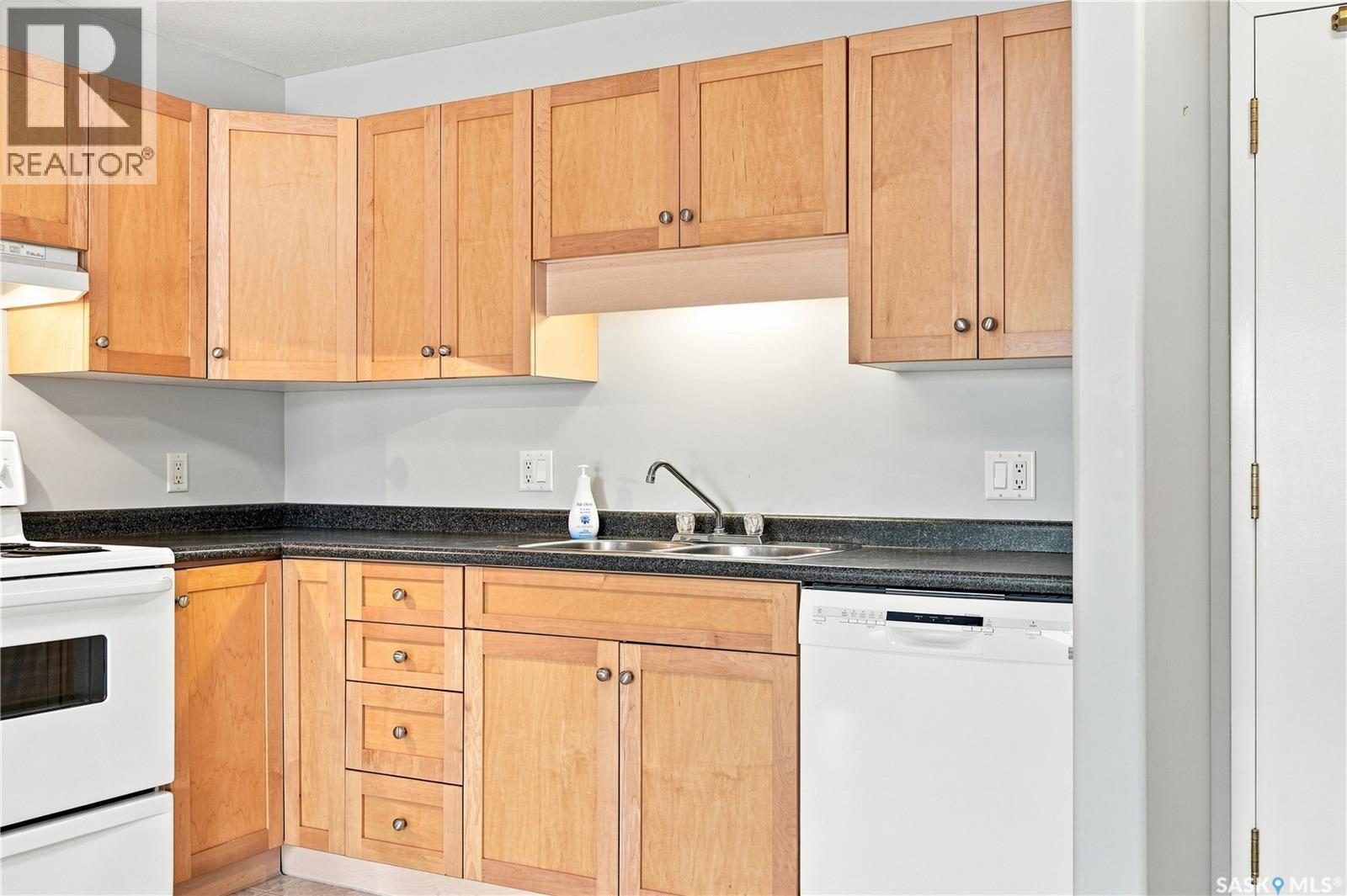 #209 215 LOWE ROAD - 10