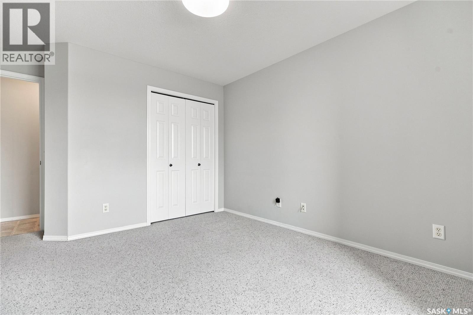 #209 215 LOWE ROAD - 27