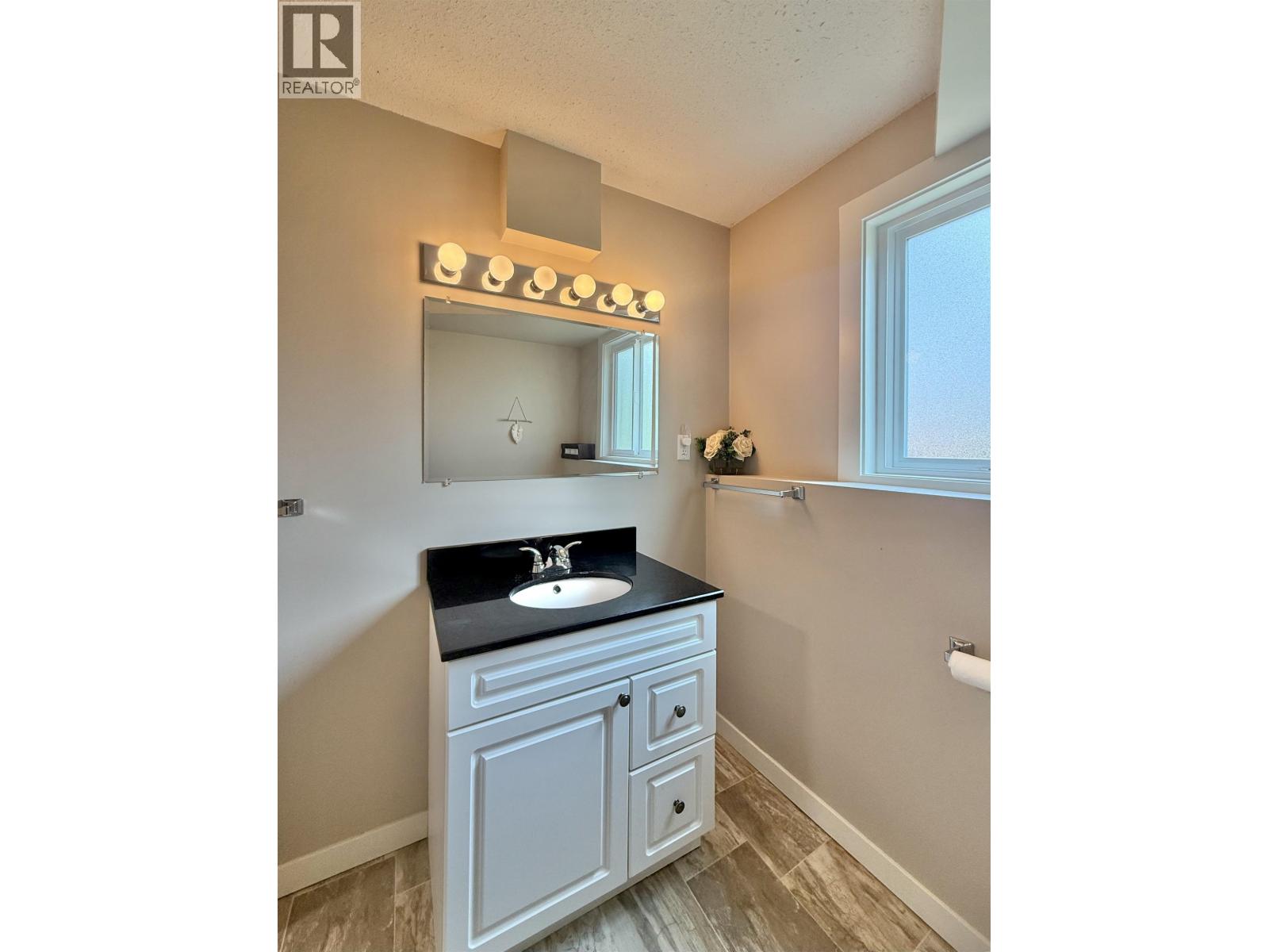 2116 S LAKESIDE DRIVE - 34