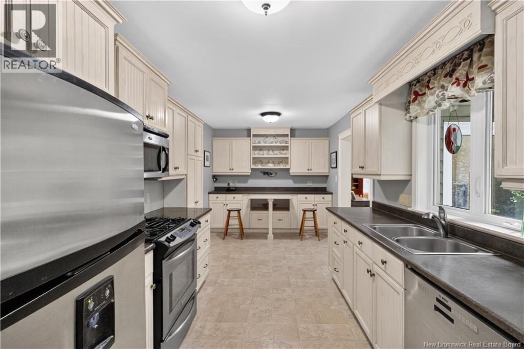 77 Gravenstein Street - Image 10