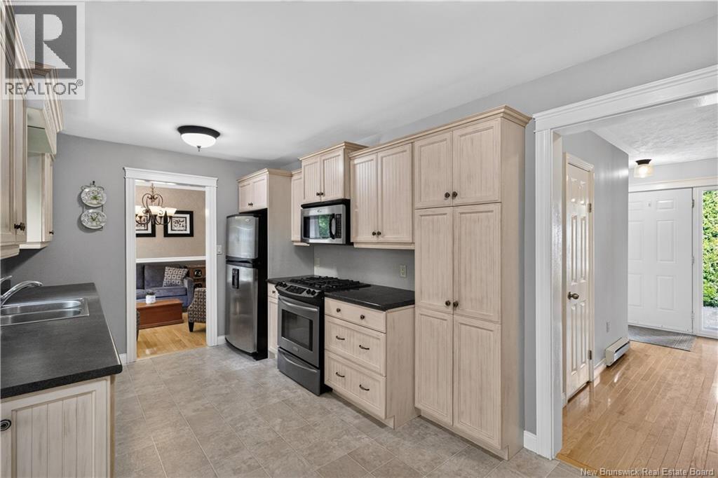 77 Gravenstein Street - Image 11