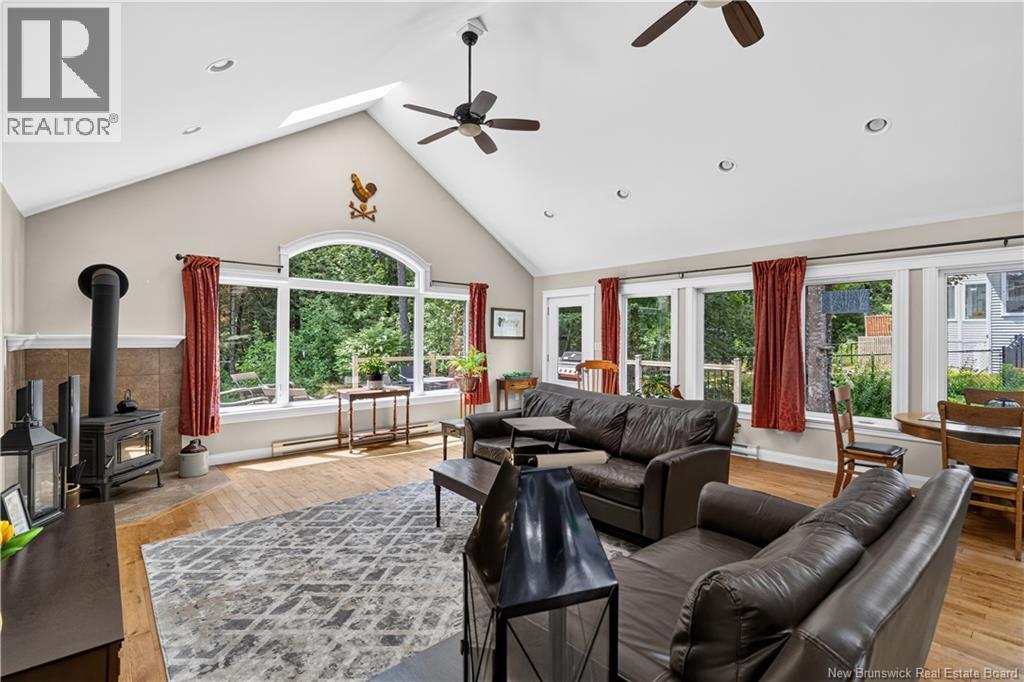 77 Gravenstein Street - Image 15