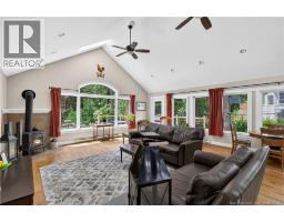 Living room - 77 Gravenstein Street, New Maryland, NB E3C1B8 Photo 15