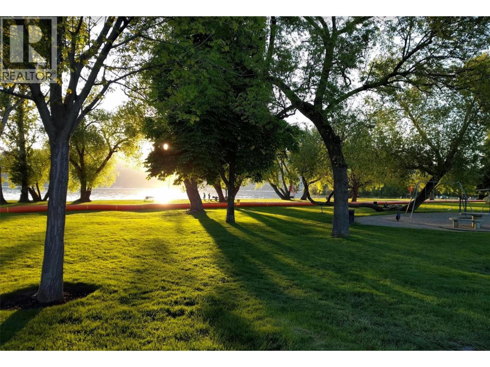#4 745 Morrison Avenue - 40