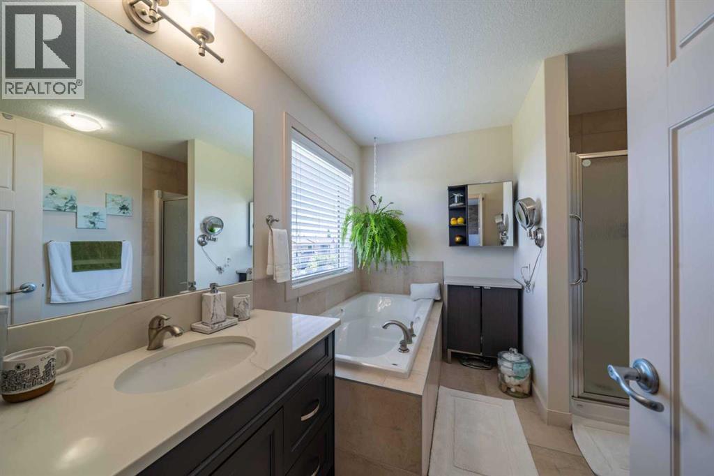 144 Everhollow Street SW - 11