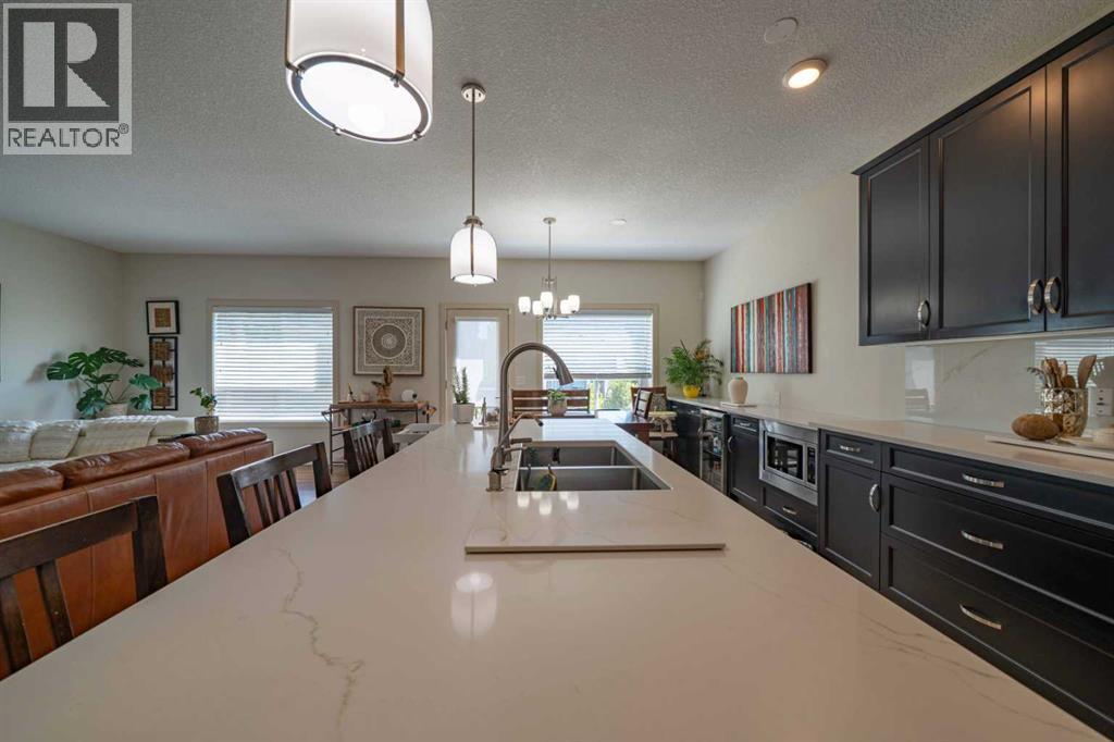 144 Everhollow Street SW - 25