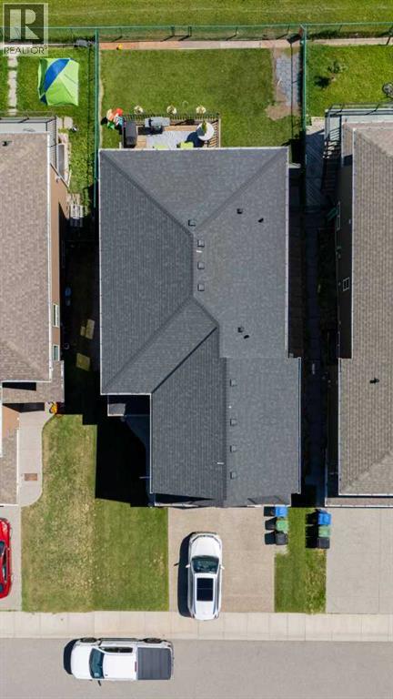 144 Everhollow Street SW - 3