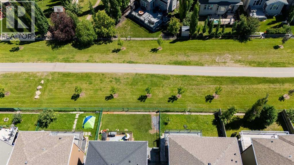 144 Everhollow Street SW - 4