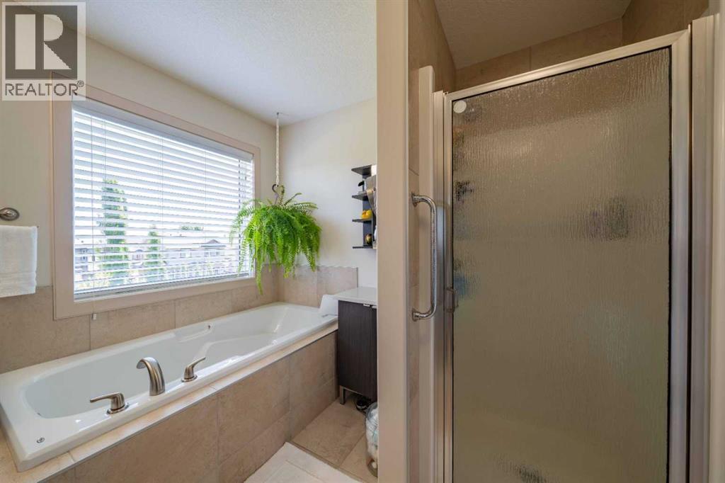 144 Everhollow Street SW - 12