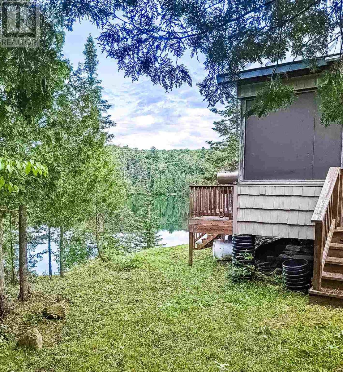 000 Saunders Lake - 6