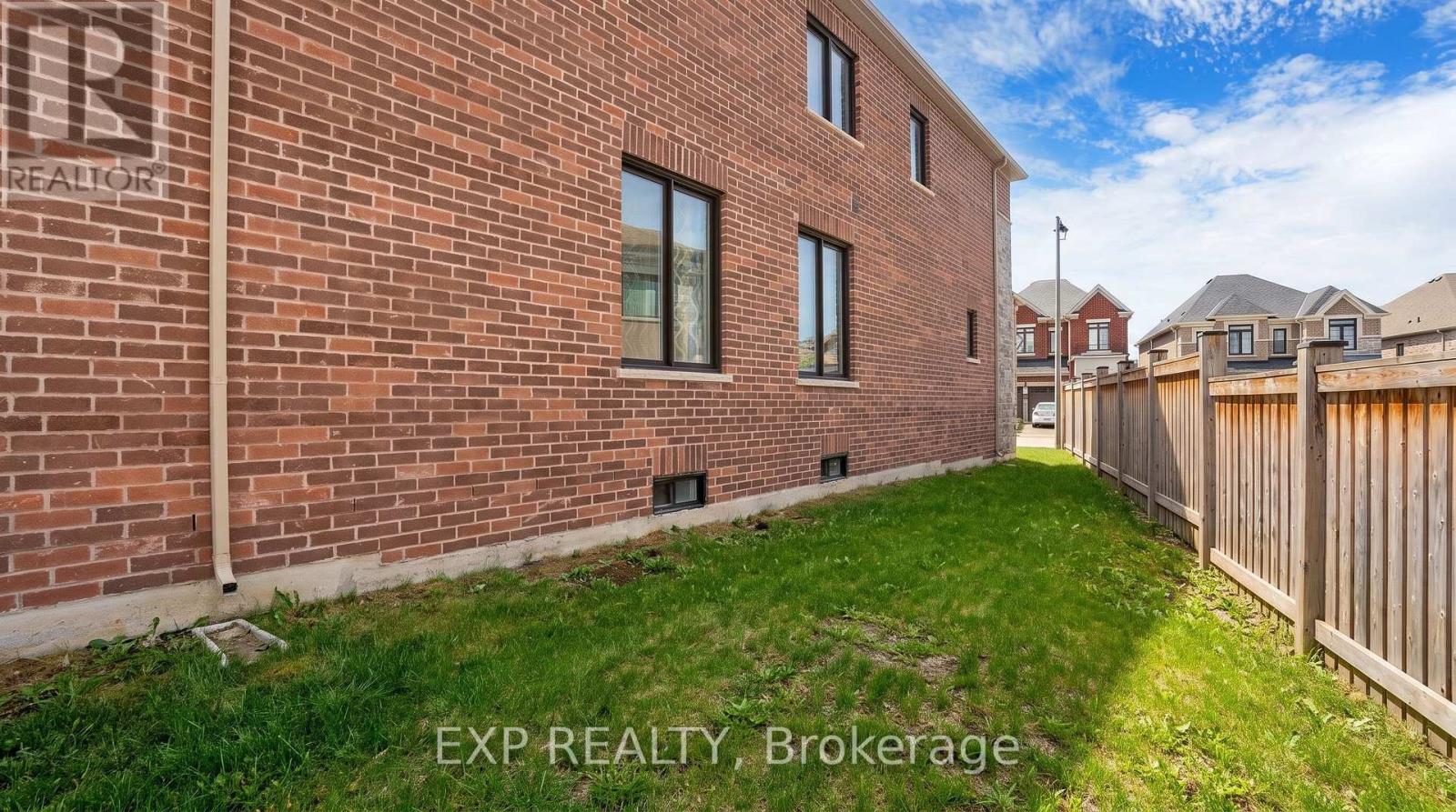 19 MEADOW VISTA CRESCENT - 34