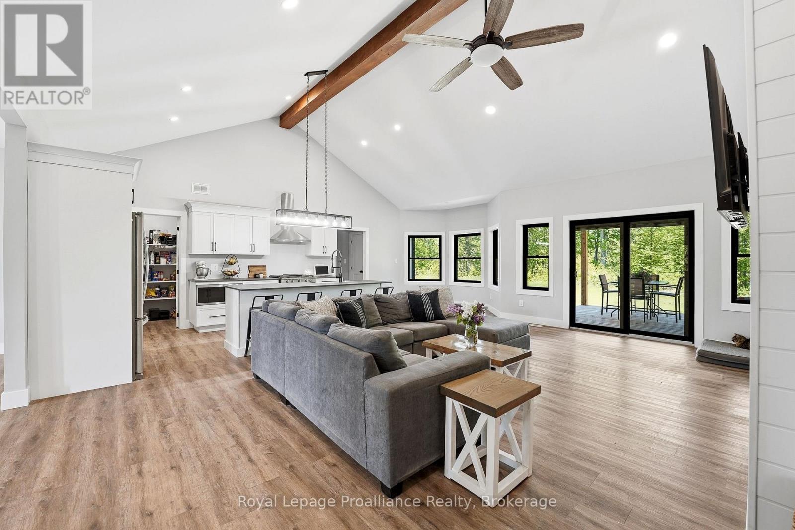 293 DOUGLAS ROAD - 10