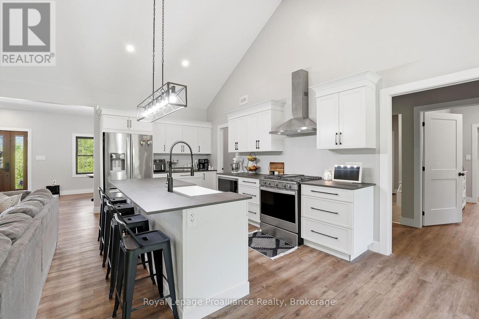 293 DOUGLAS ROAD - 13