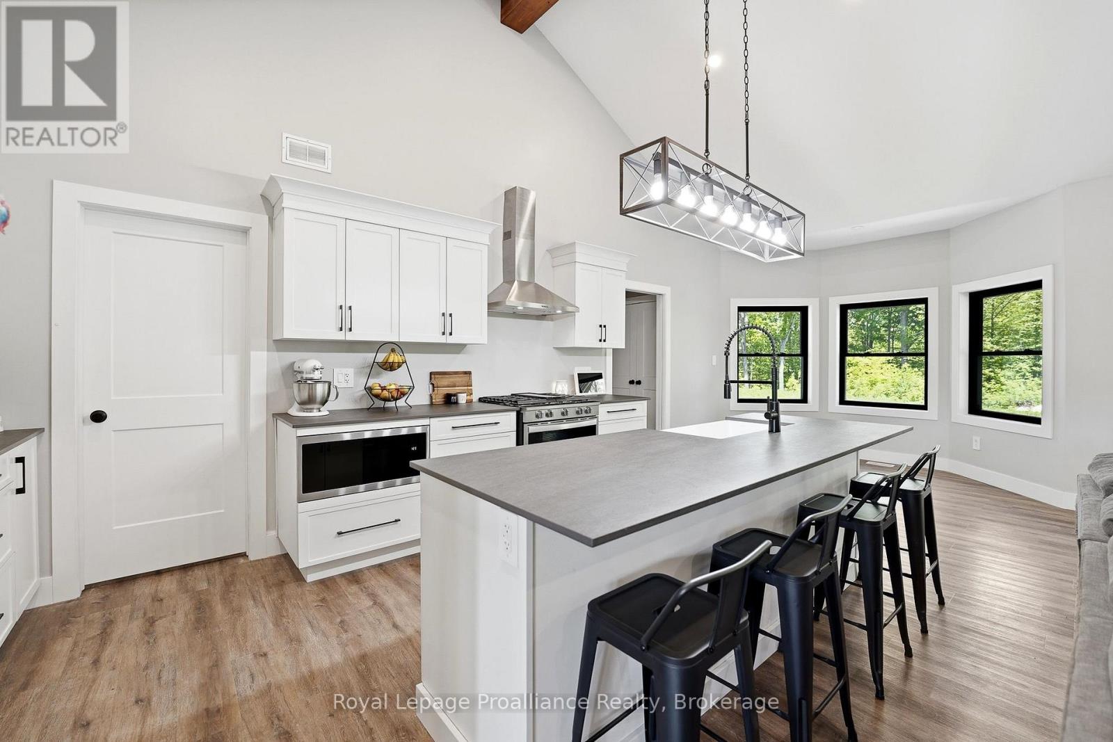 293 DOUGLAS ROAD - 15
