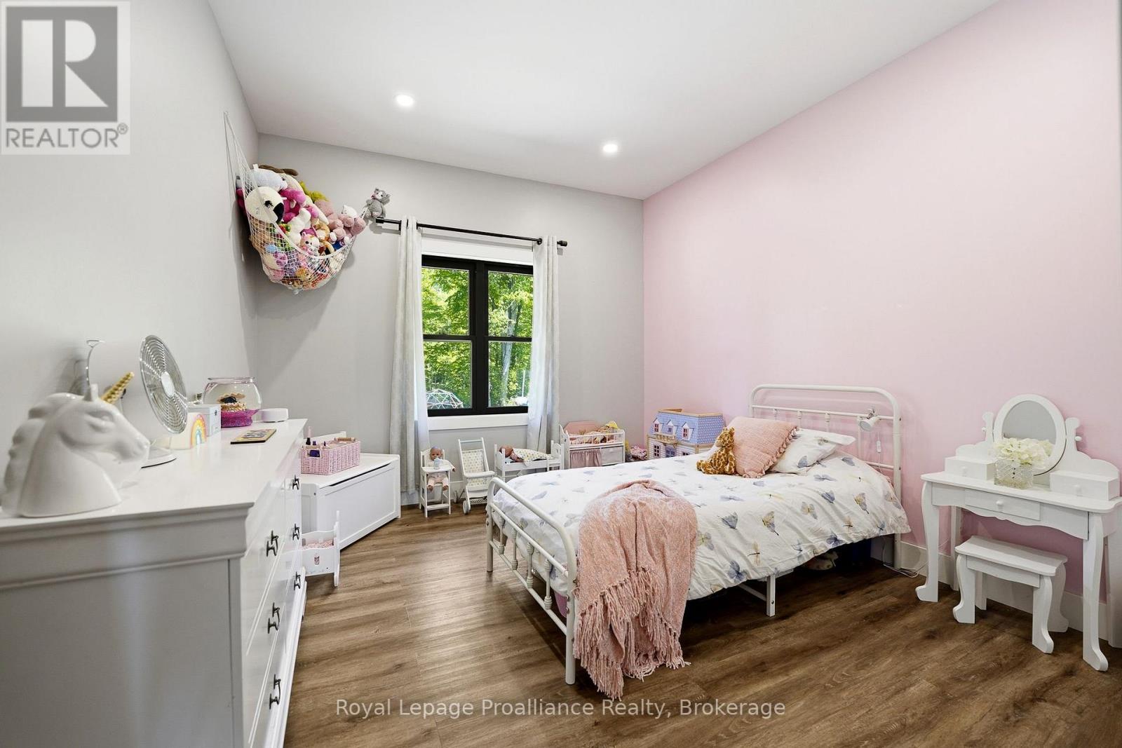 293 DOUGLAS ROAD - 26