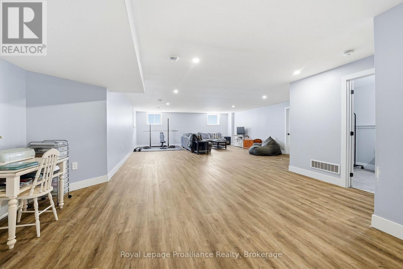 293 DOUGLAS ROAD - 30