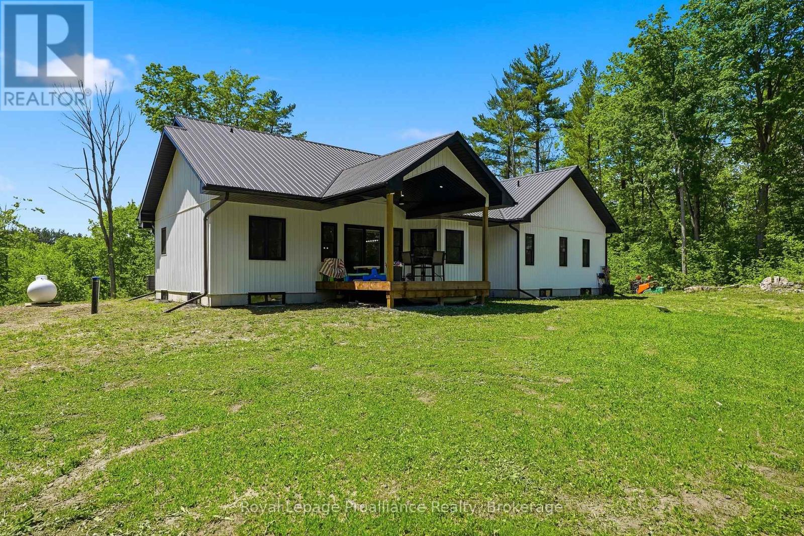 293 DOUGLAS ROAD - 42