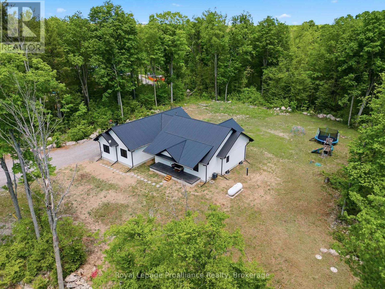 293 DOUGLAS ROAD - 44