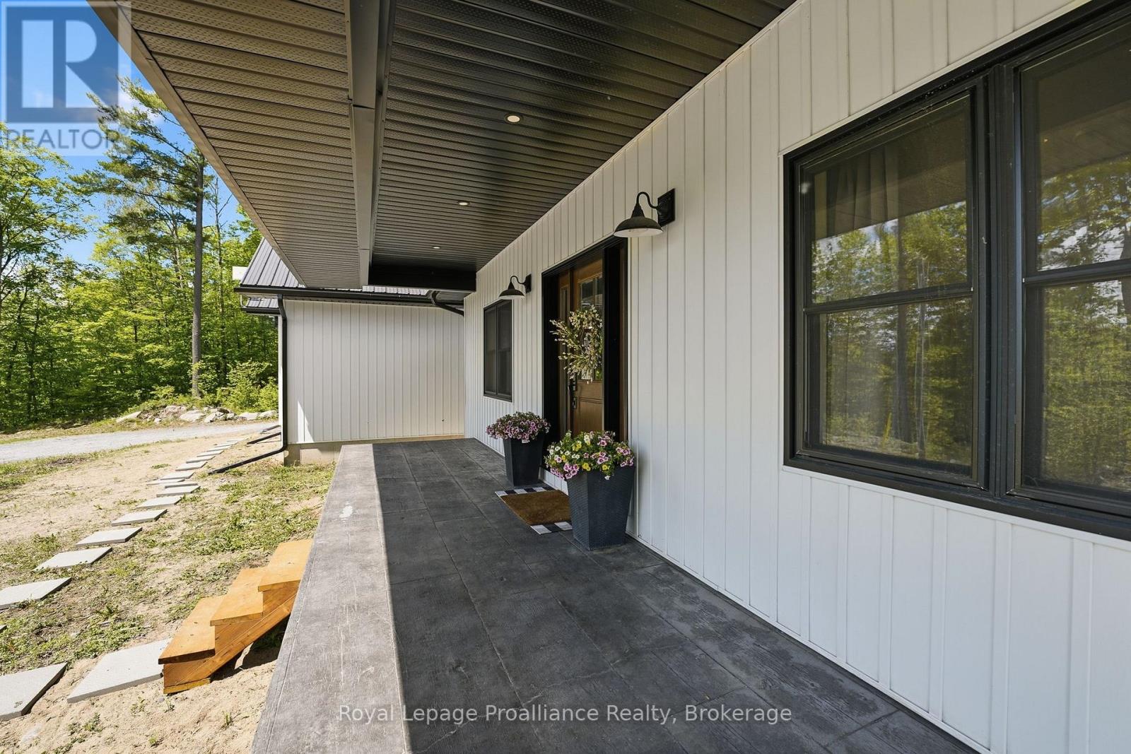 293 DOUGLAS ROAD - 6