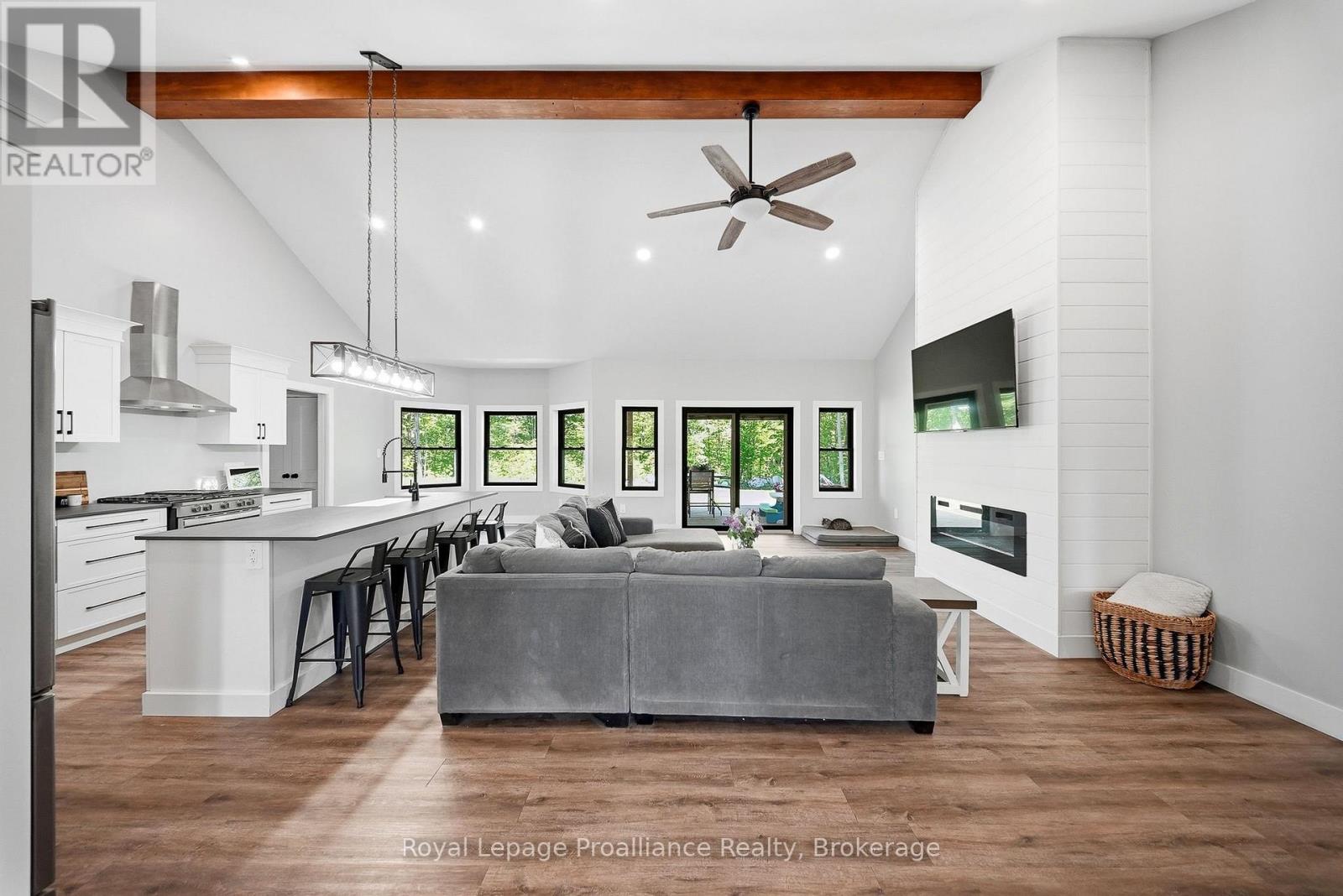 293 DOUGLAS ROAD - 9