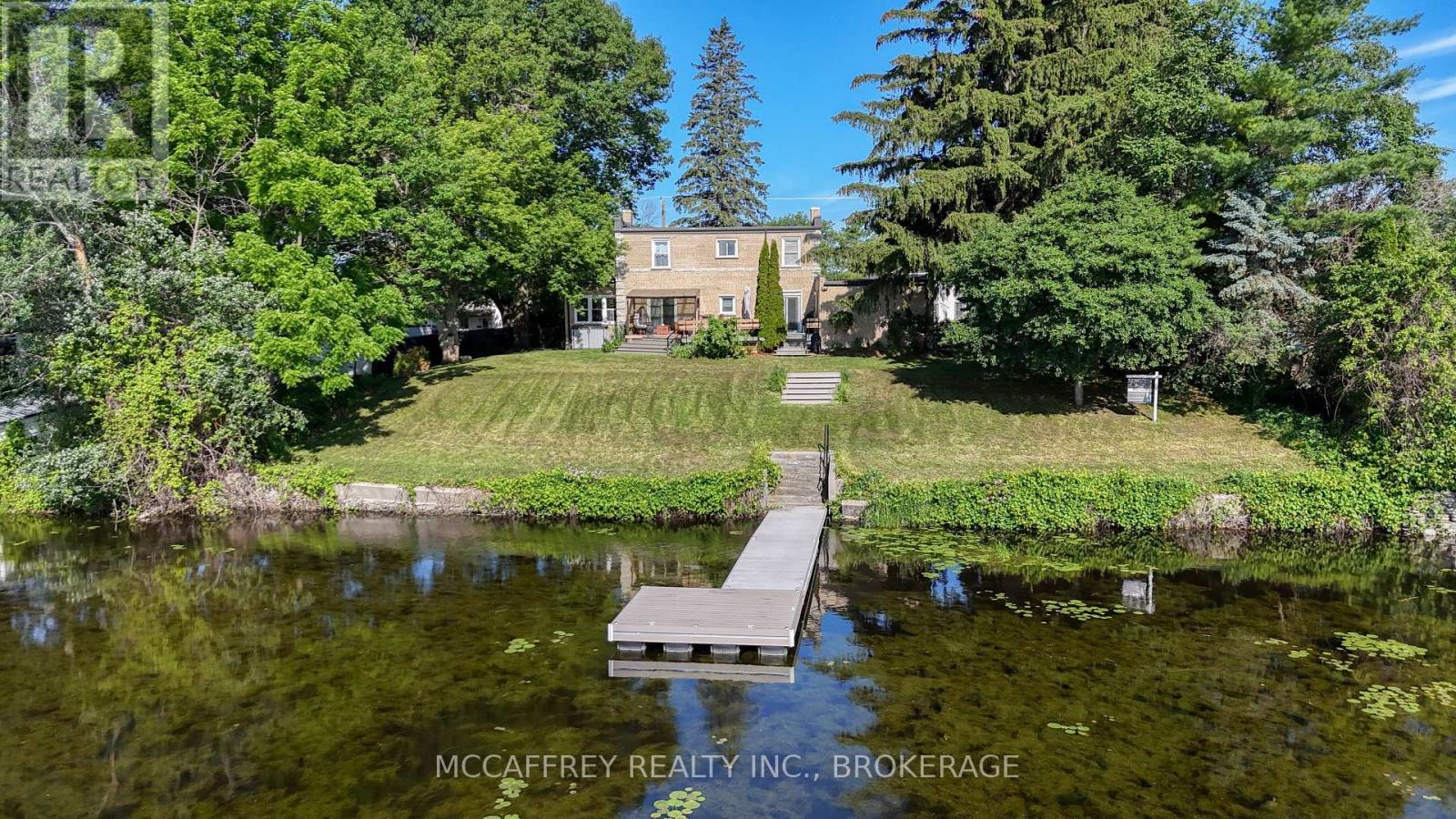 442 DUNDAS STREET W - 39
