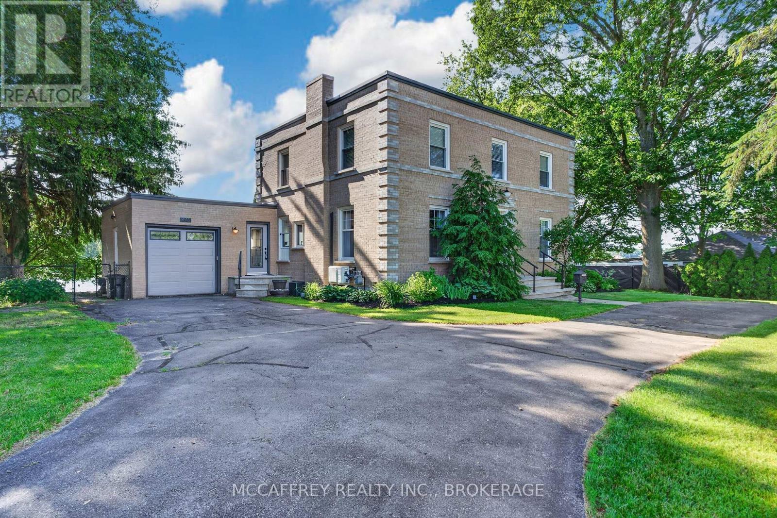 442 DUNDAS STREET W - 5