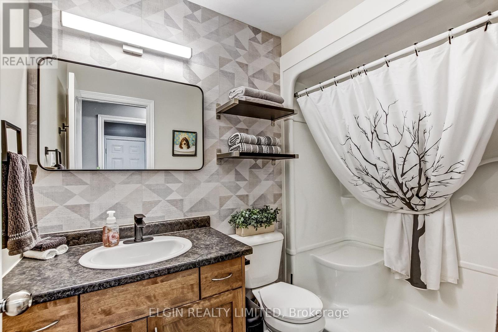 5 HAWTHORN COURT - 11
