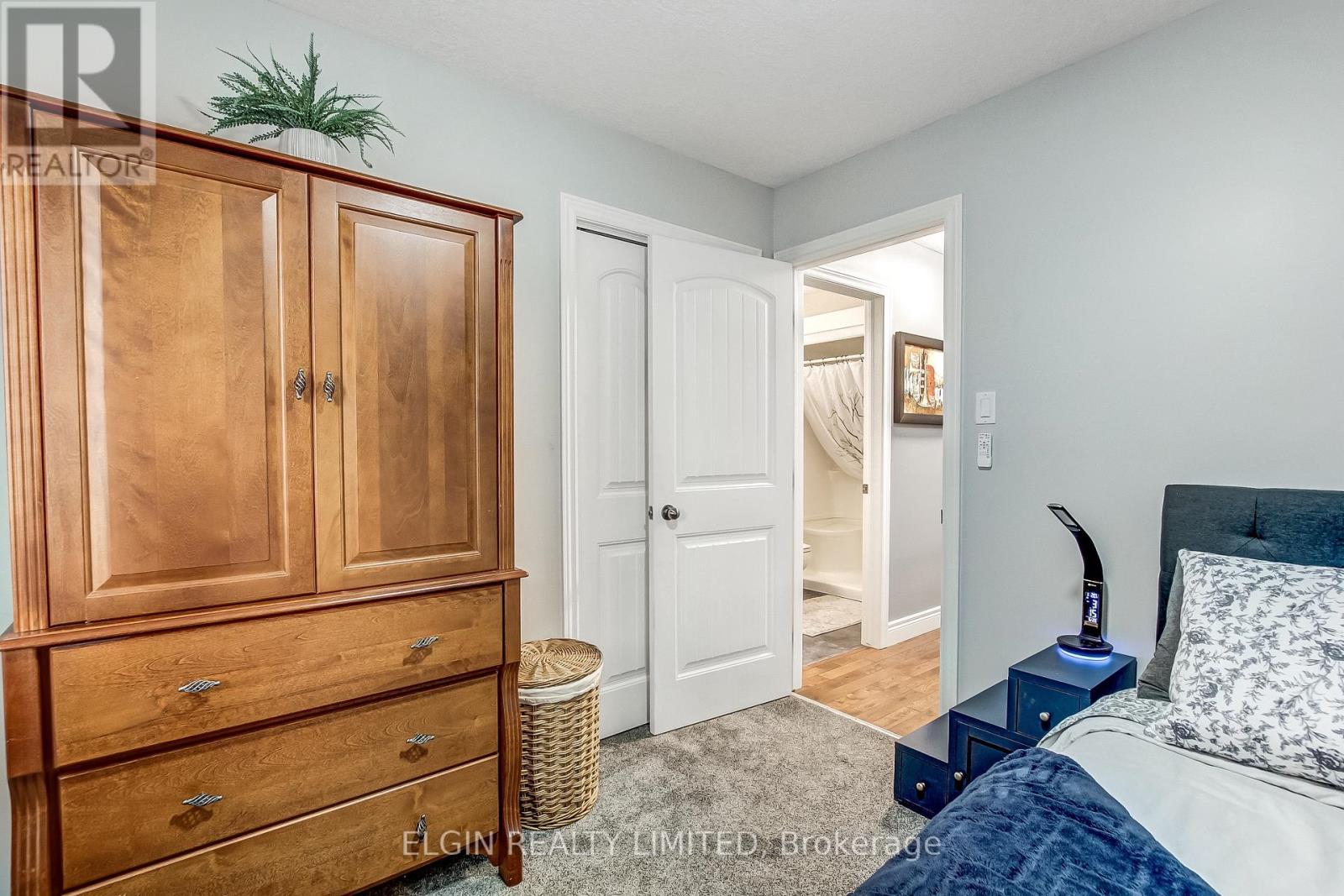 5 HAWTHORN COURT - 13