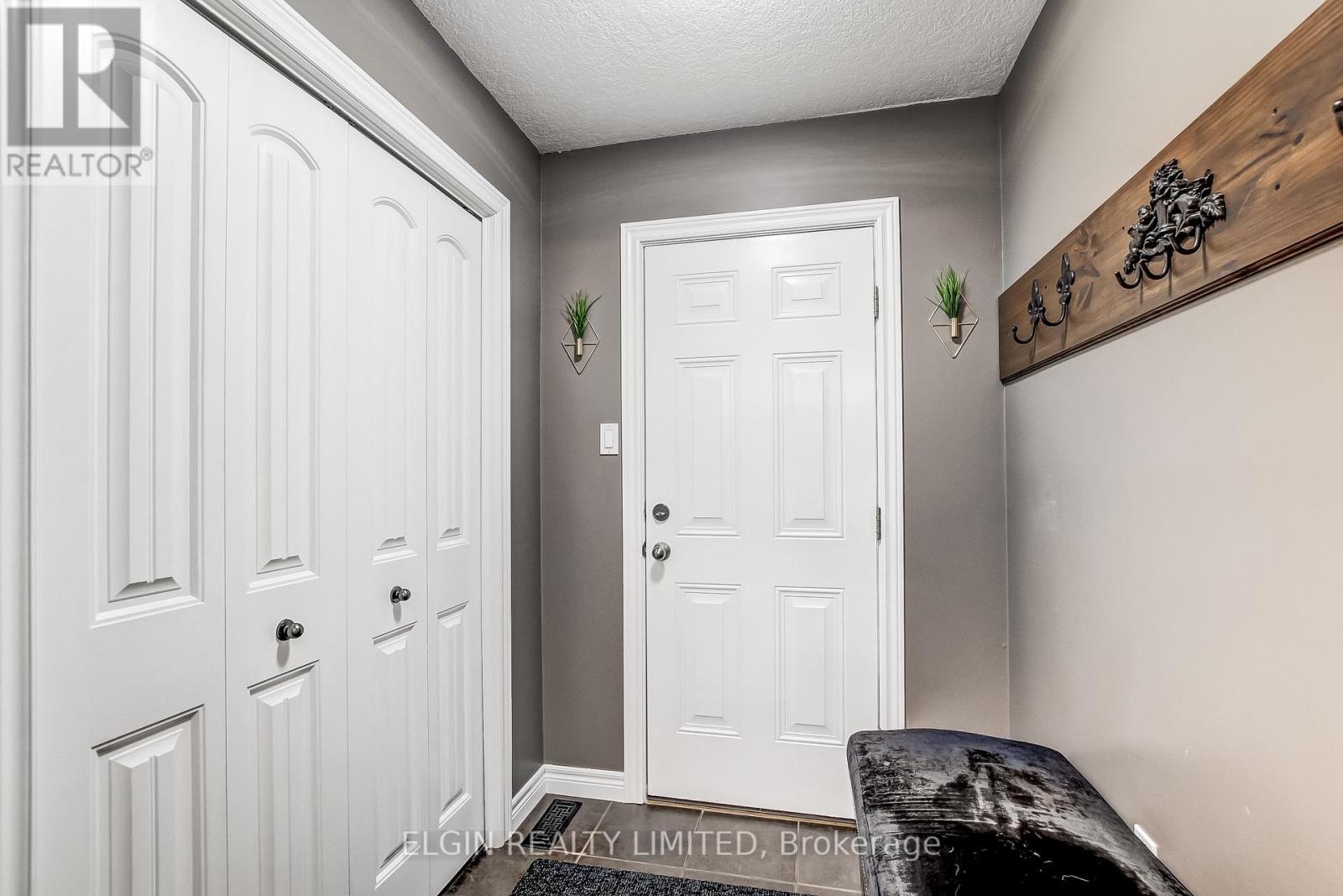 5 HAWTHORN COURT - 14