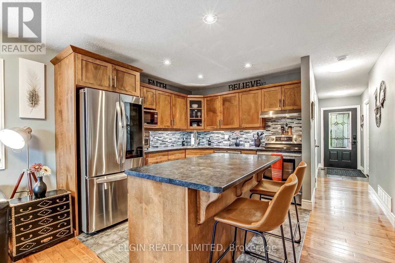 5 HAWTHORN COURT - 16