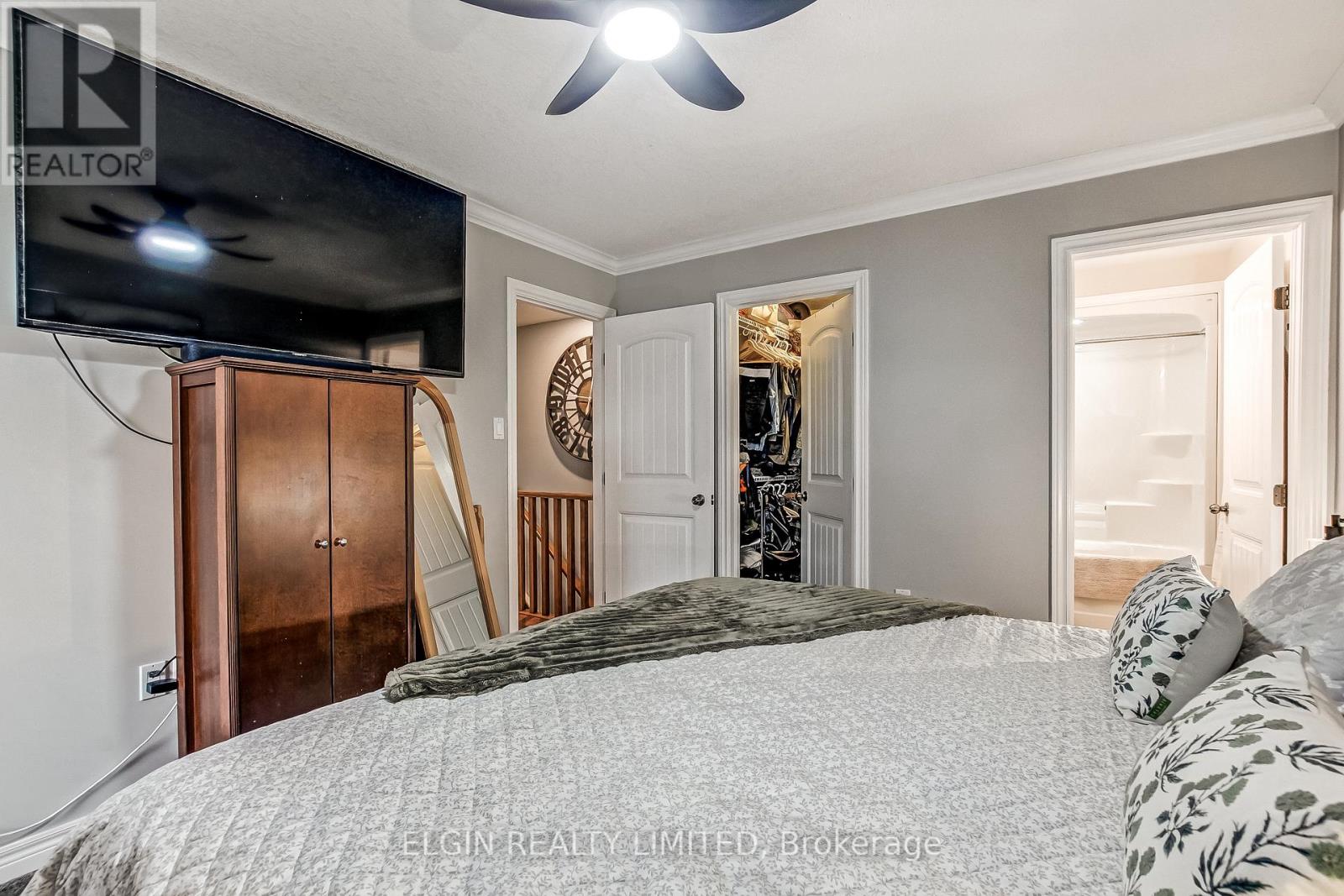 5 HAWTHORN COURT - 23