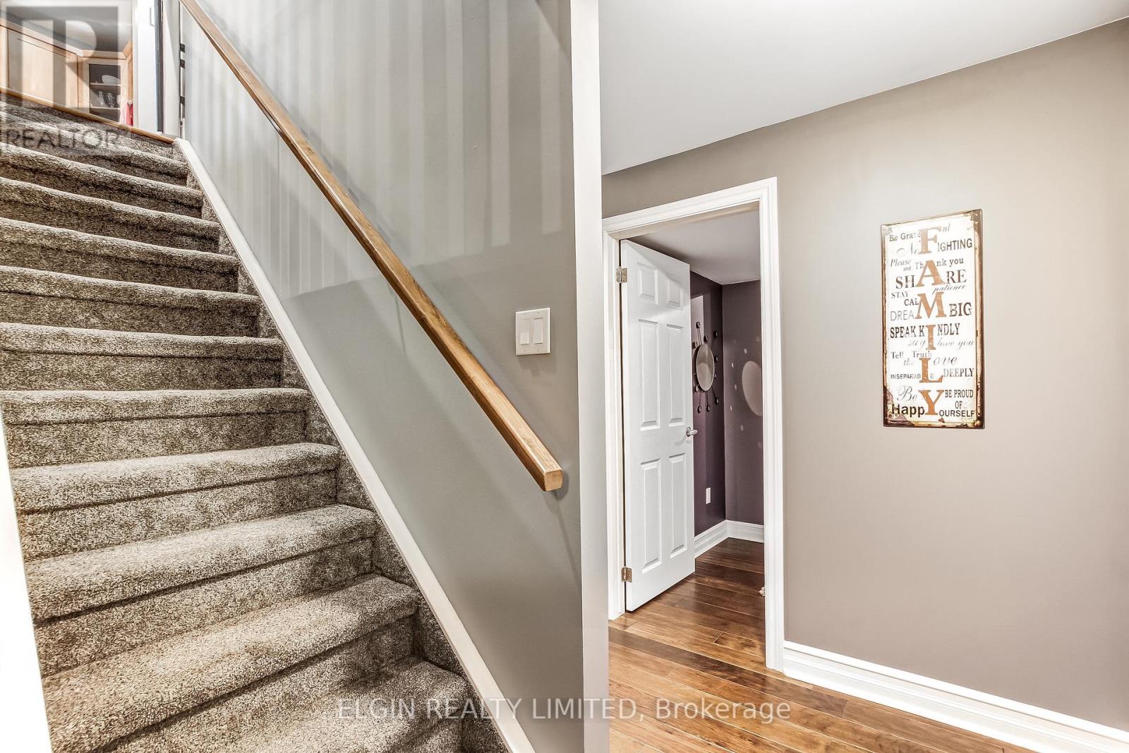 5 HAWTHORN COURT - 25