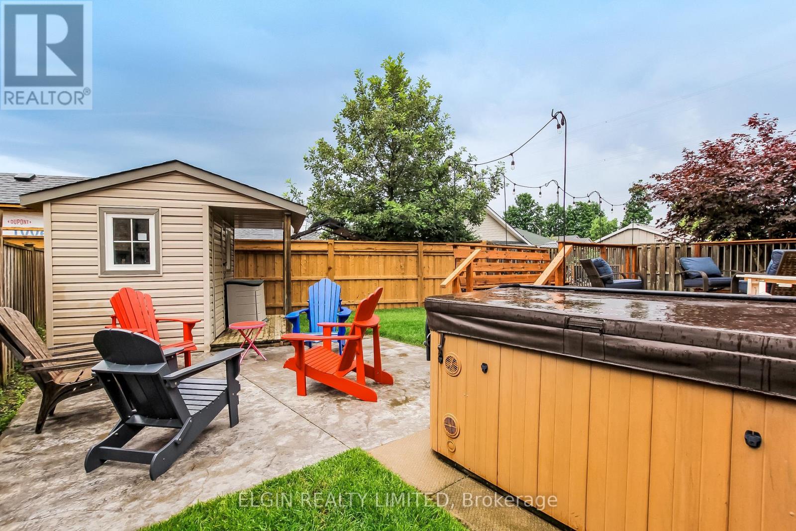 5 HAWTHORN COURT - 7