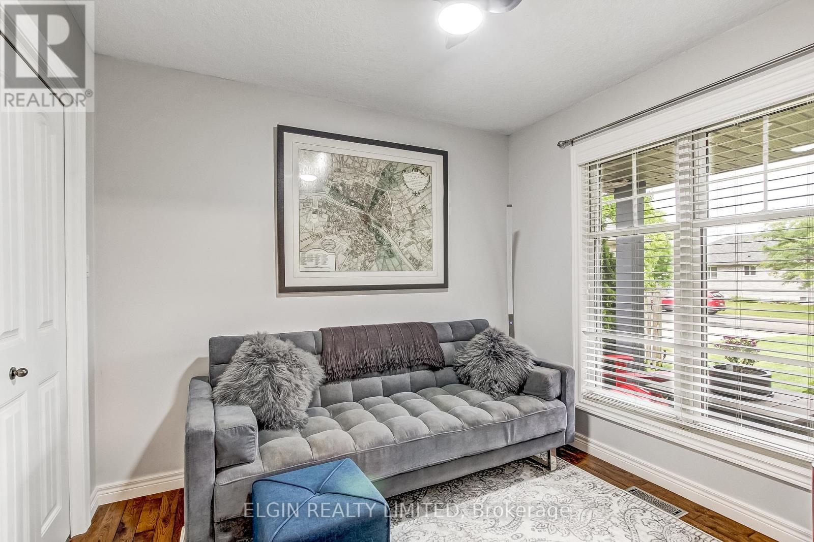 5 HAWTHORN COURT - 9