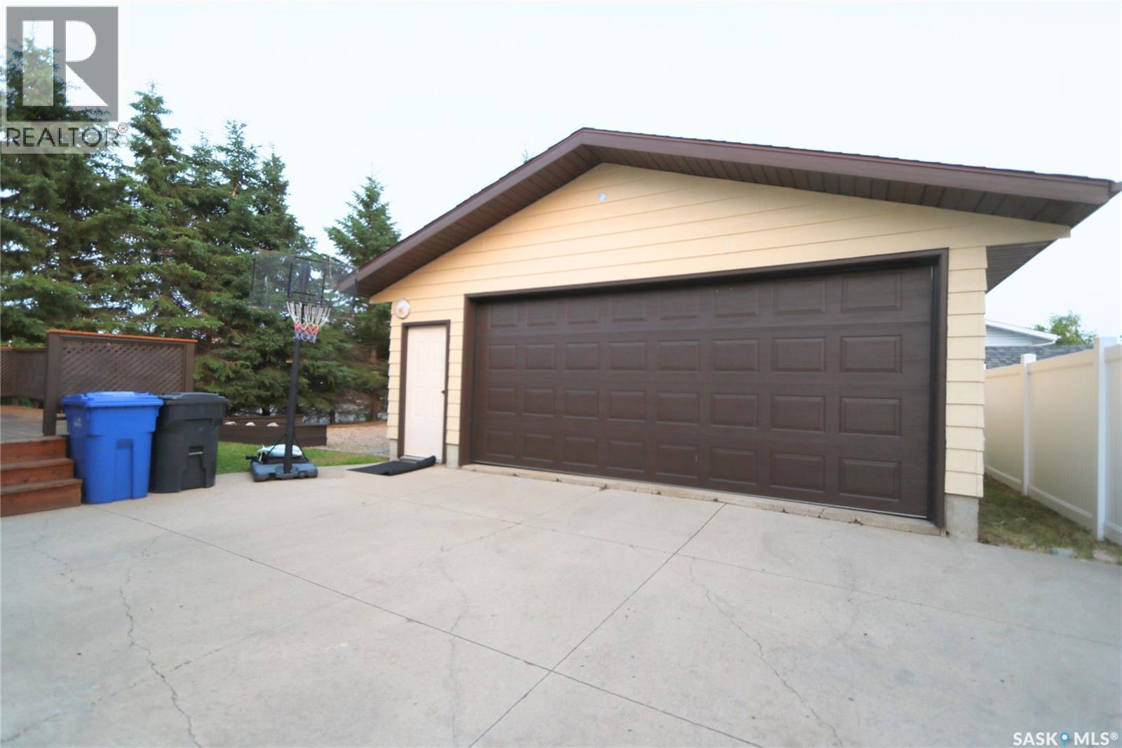 2 Spice DRIVE, Yorkton — photo 2