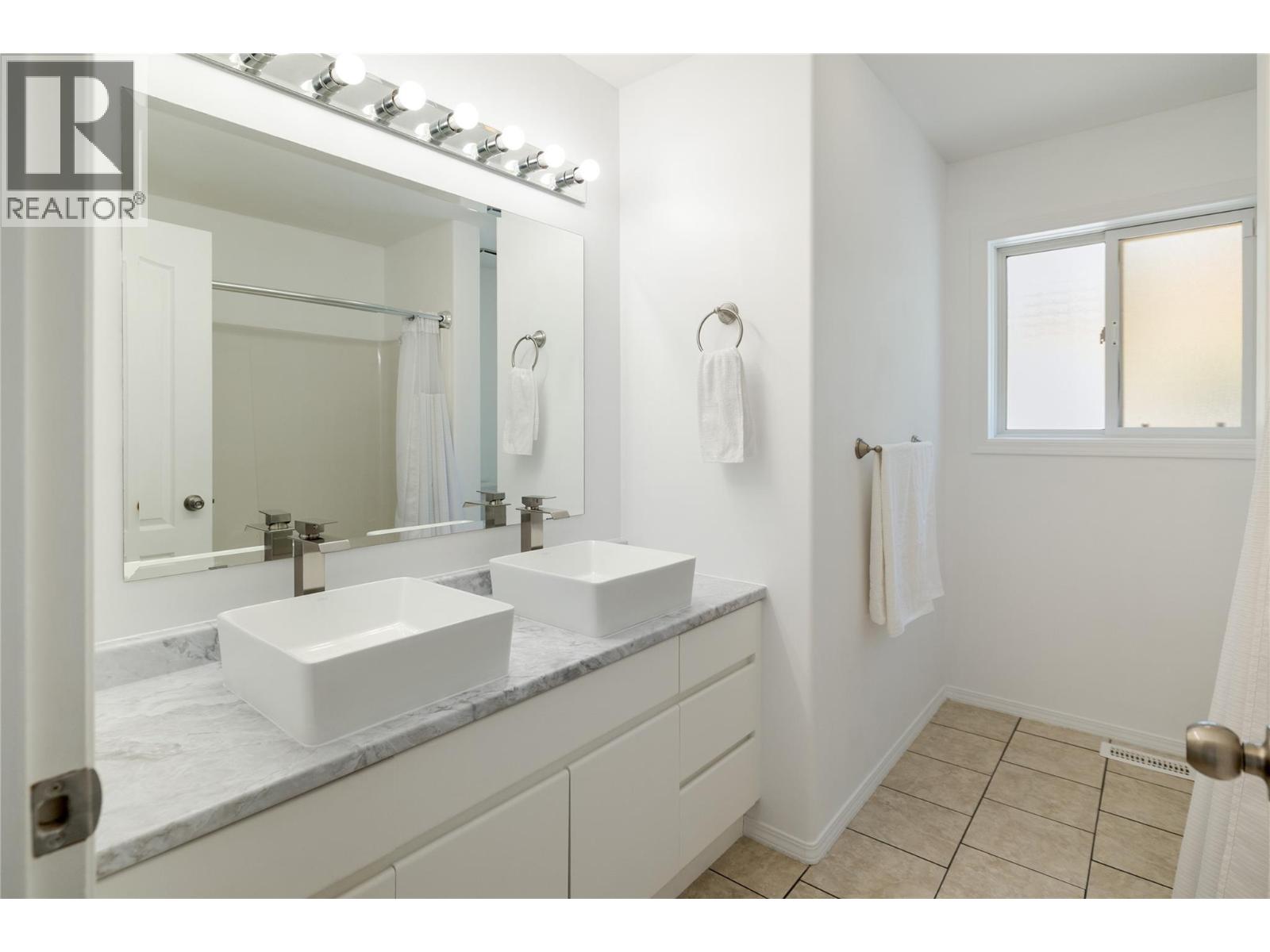 877 Toovey Road - 16