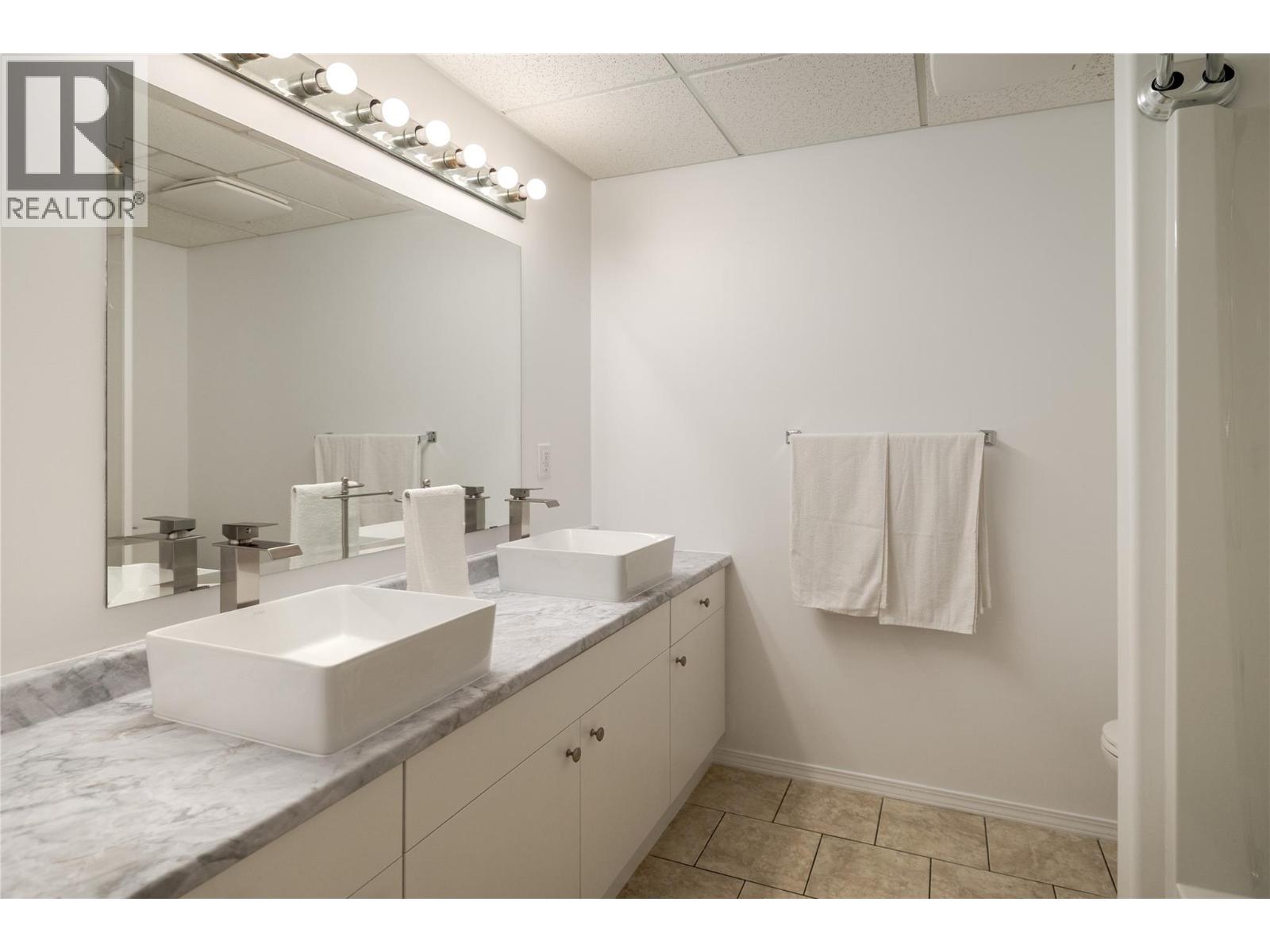 877 Toovey Road - 28