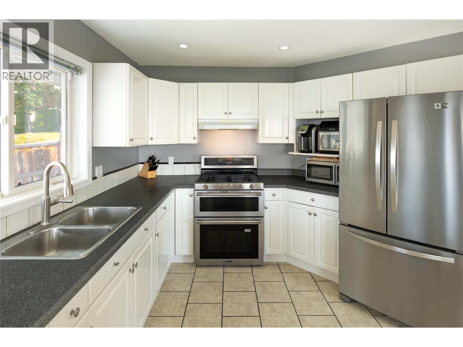 877 Toovey Road - 8