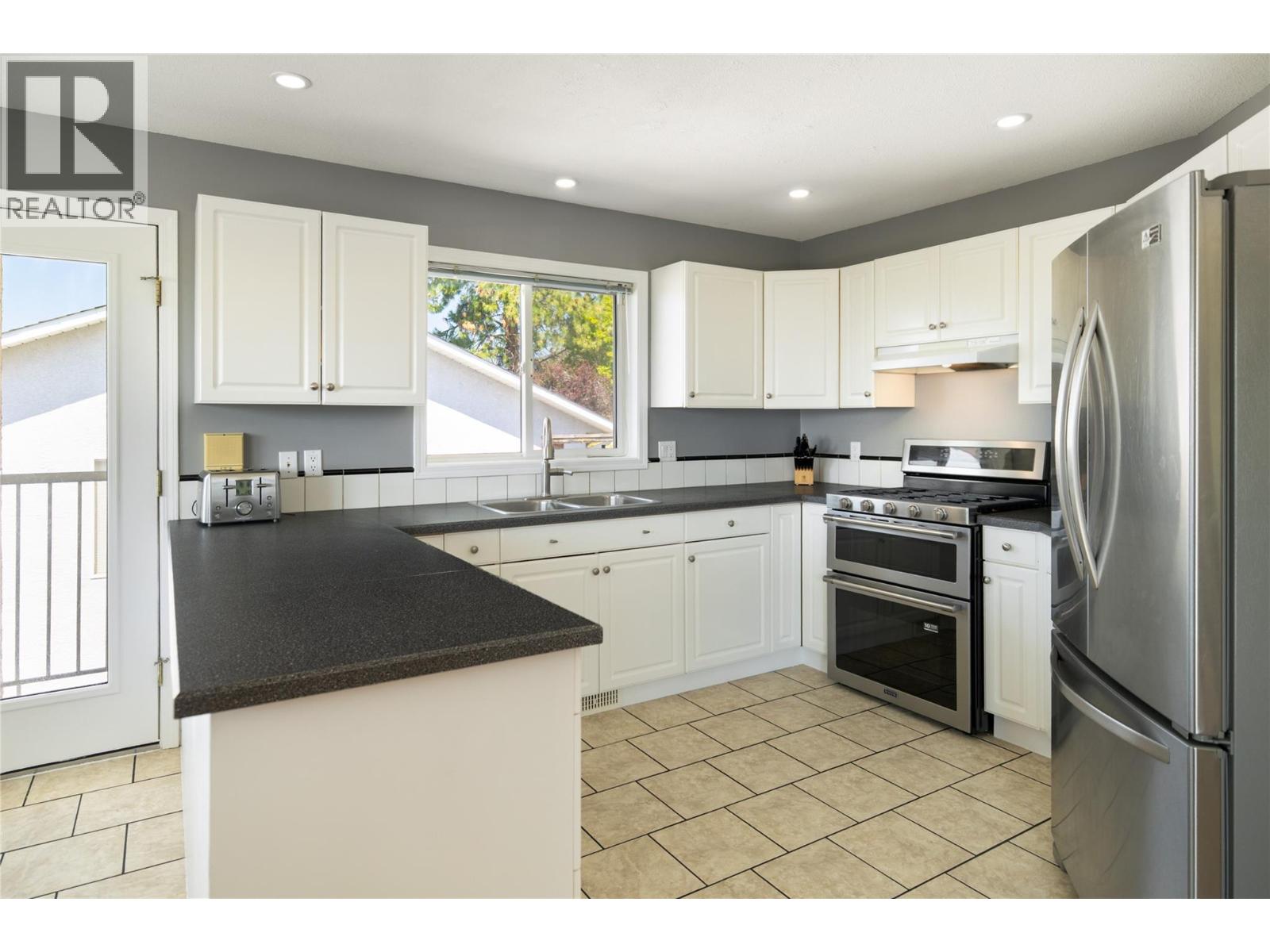 877 Toovey Road - 7