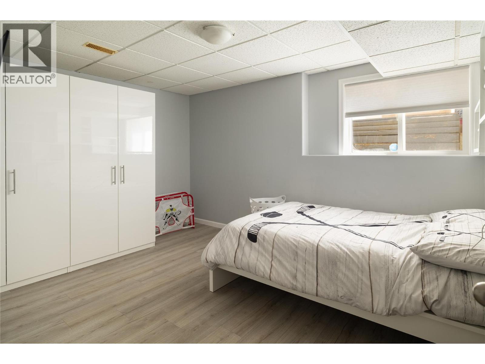877 Toovey Road - 25