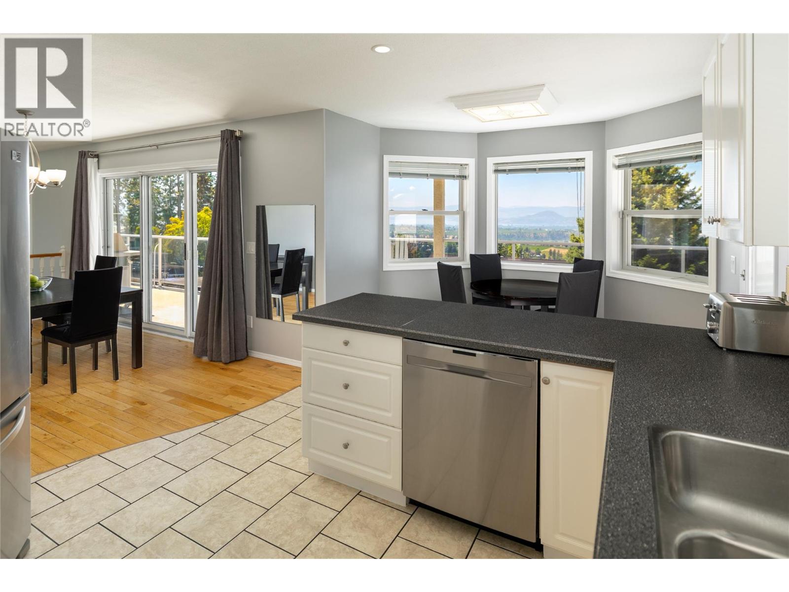 877 Toovey Road - 9