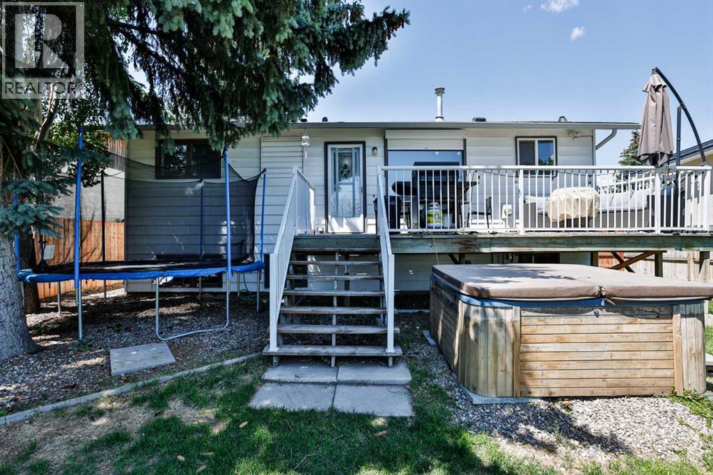 195 Laval Boulevard W - 3