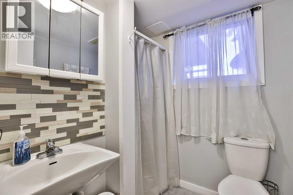 195 Laval Boulevard W - 23