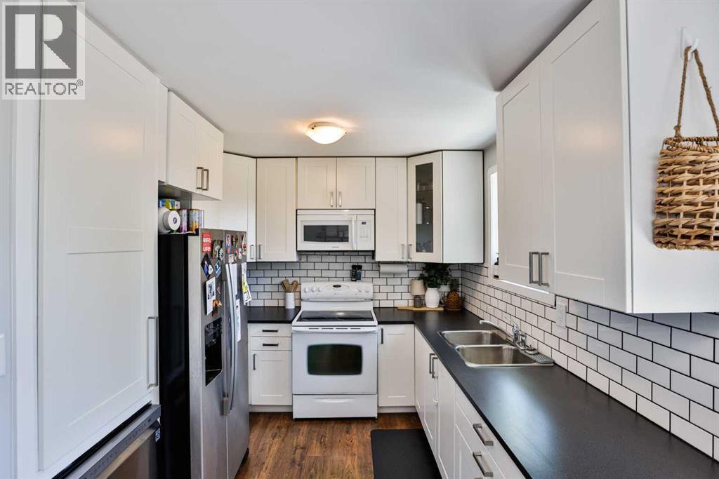 195 Laval Boulevard W - 13