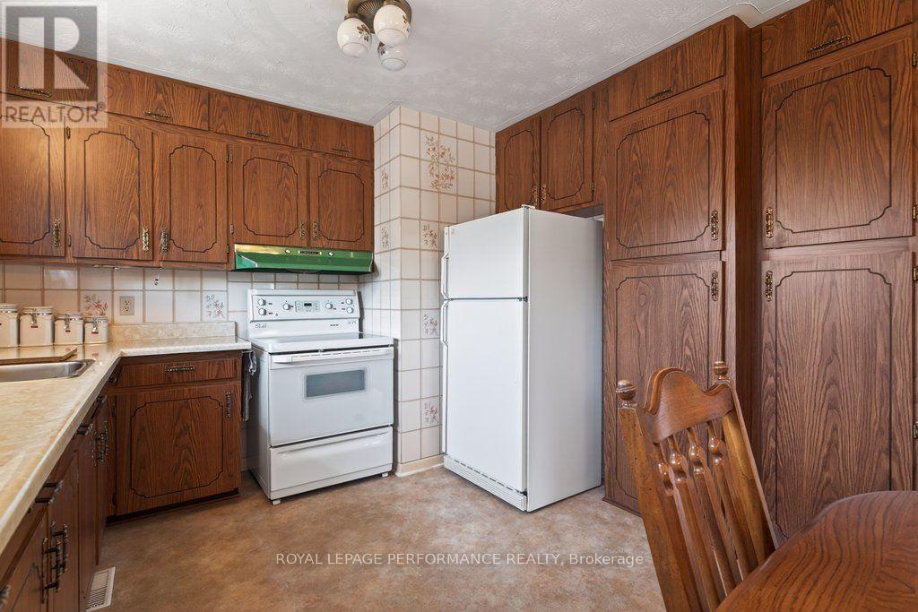 2184 MELFORT STREET - 14