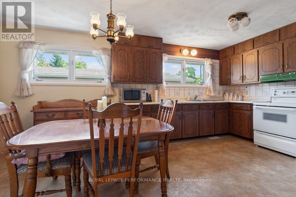 2184 MELFORT STREET - 15